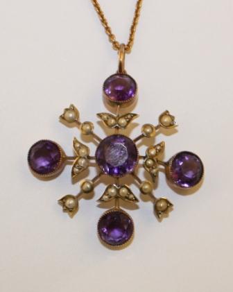 A Pendent With Amethyst & Natural Pearls