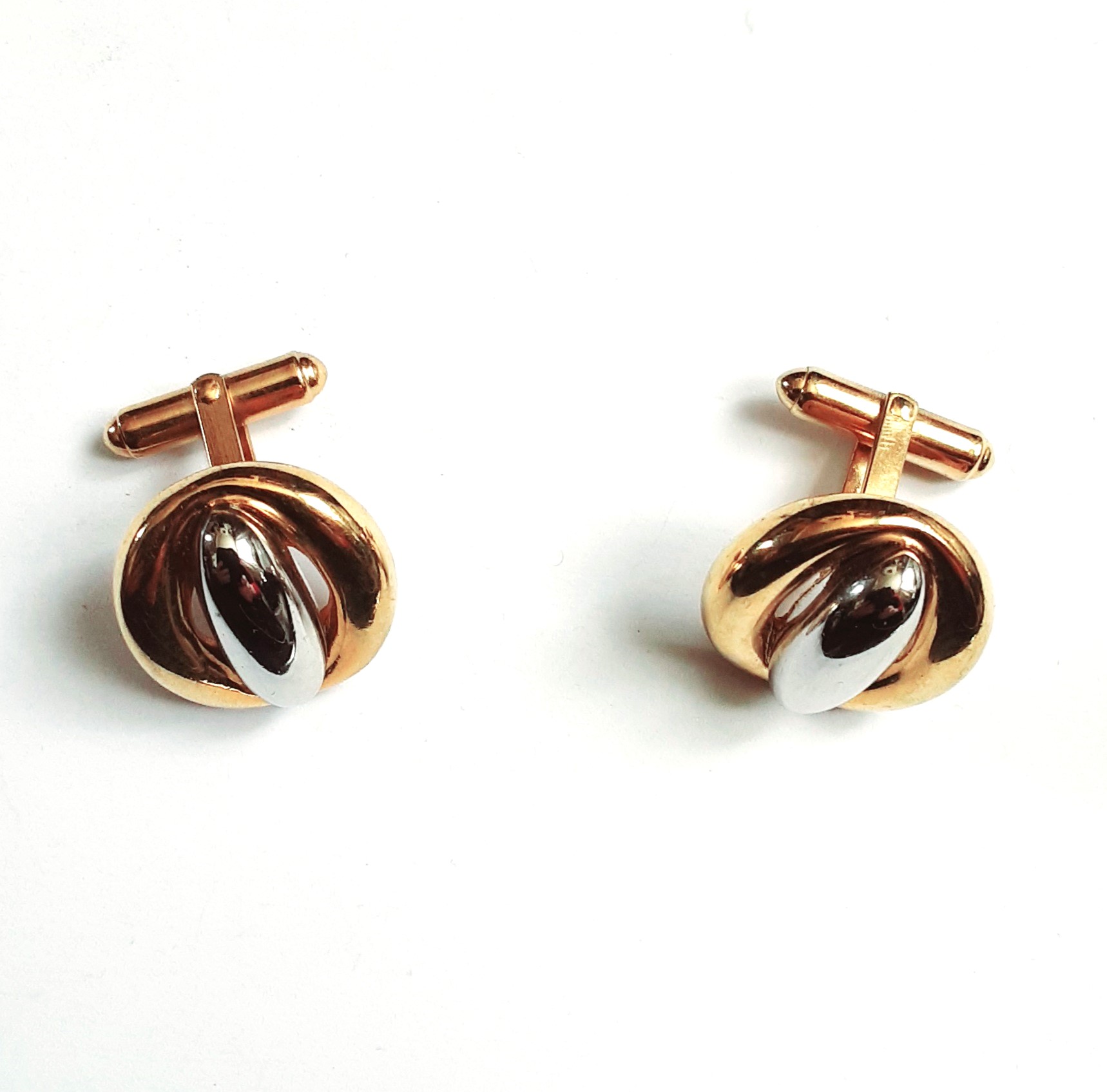 Givench 1977 cuff links