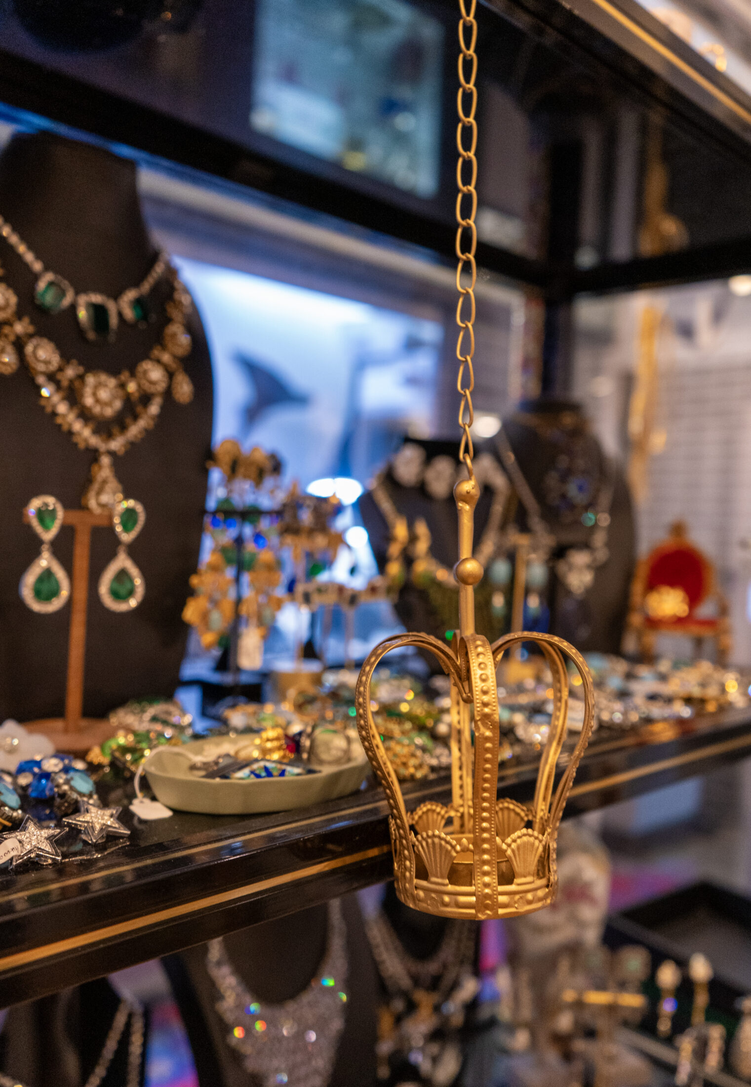 April Antiques | Alfies Antiques Market | London’s Largest Indoor Antique and Vintage Market