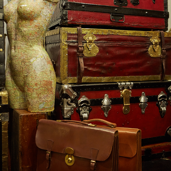 Tin Tin Collectables & Luggage | Alfies Antique Market | London’s Largest Indoor Antique and Vintage Market